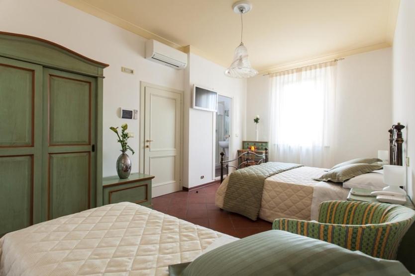 Il Portico Camere E Caffe - Centro Citta Savignano sul Rubicone Exterior foto